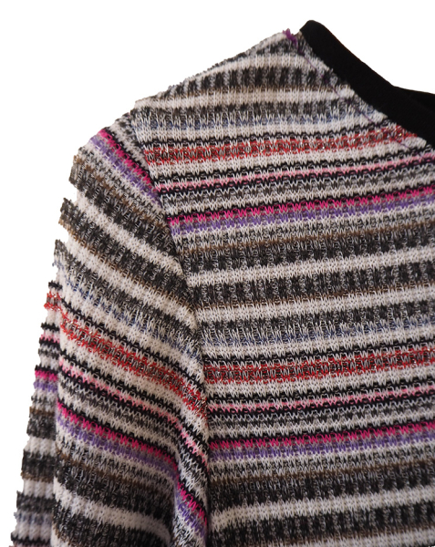 langarm oberteil stoff detail